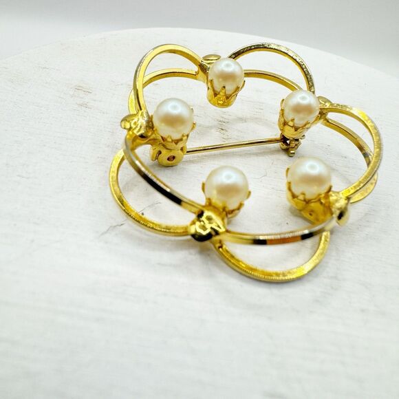 Hobe Vintage Dainty Flower Brooch With Pearls Dimensional  Spring Minimalist - Picture 2 of 9